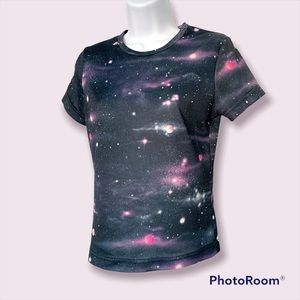 NO BOUNDARIES Night Sky Print Tee Juniors Medium, Womens Small